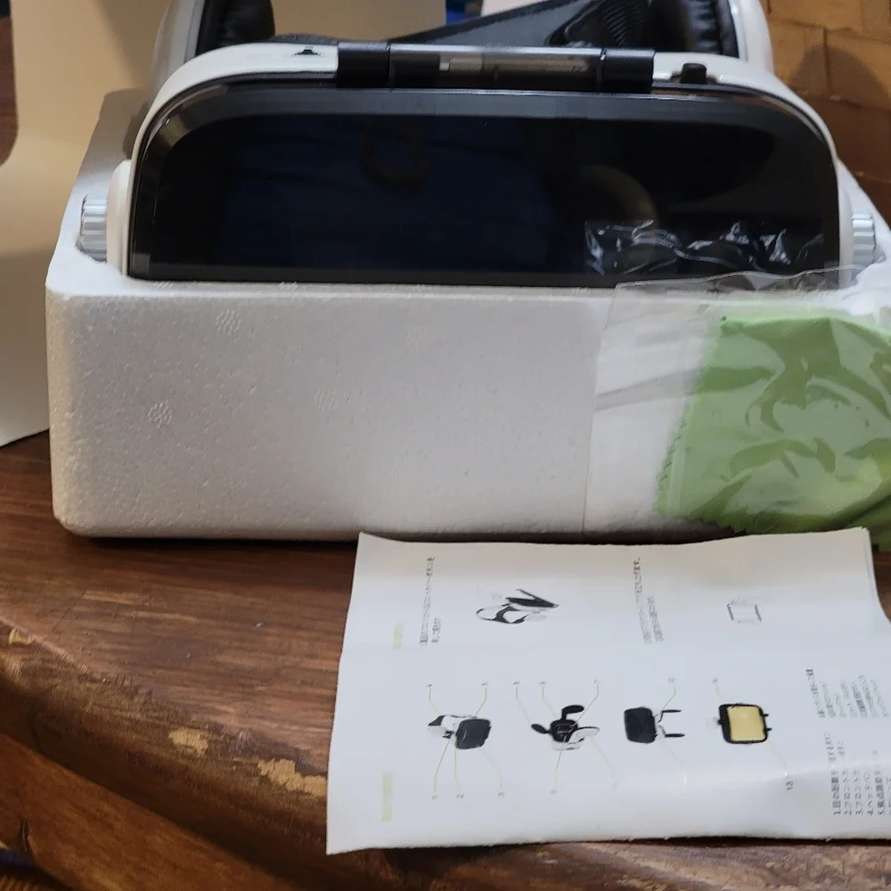 Luphie Virtual Reality 3D VR headset, glasses, new open box. Complete